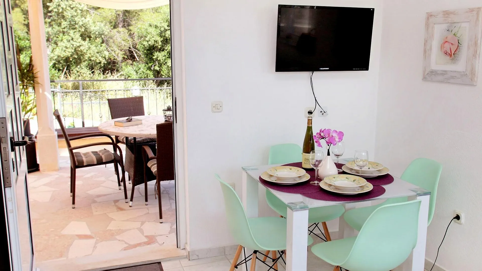 Apartments Jozo تروغير 0*,