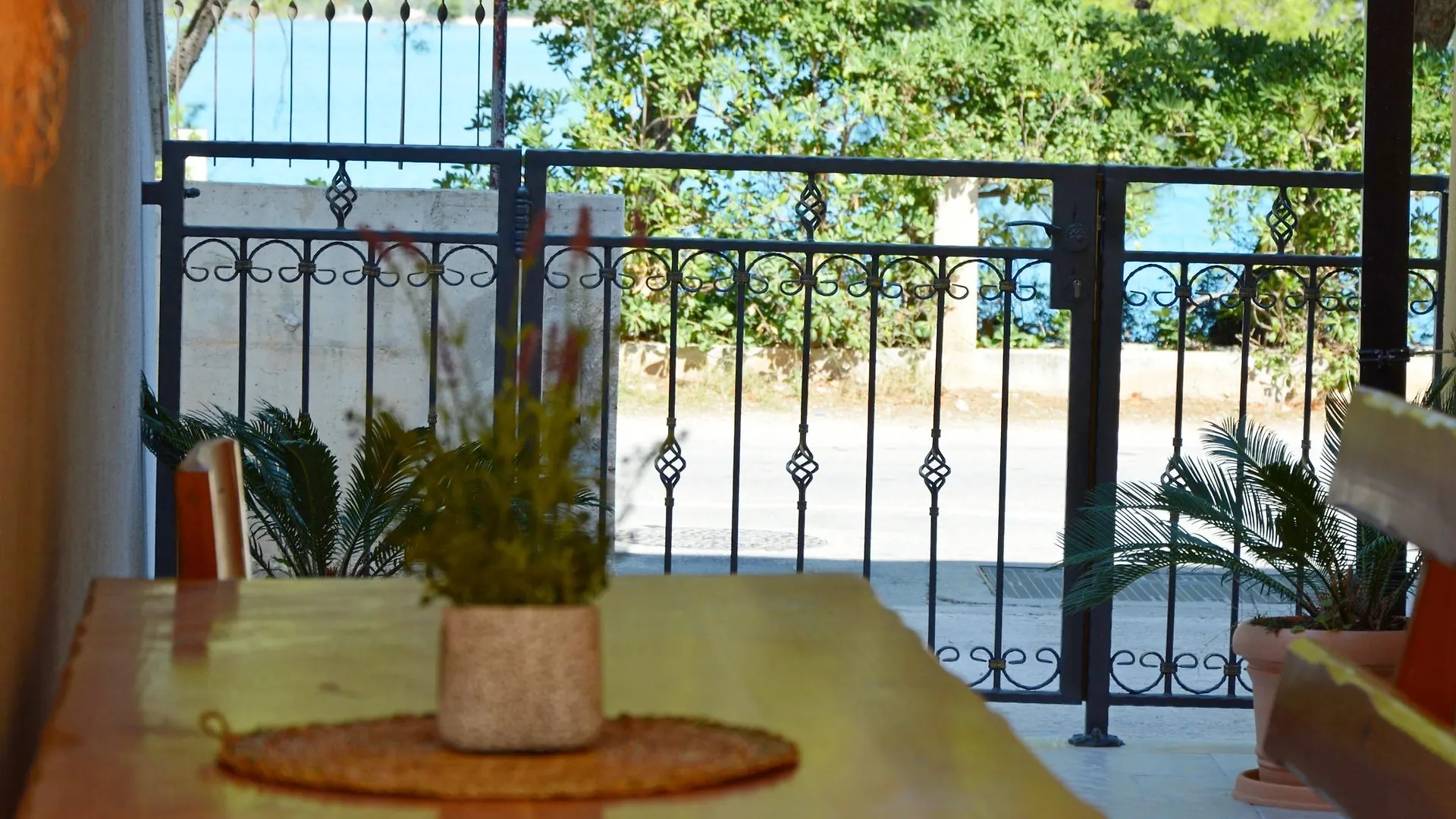 Apartments Jozo تروغير