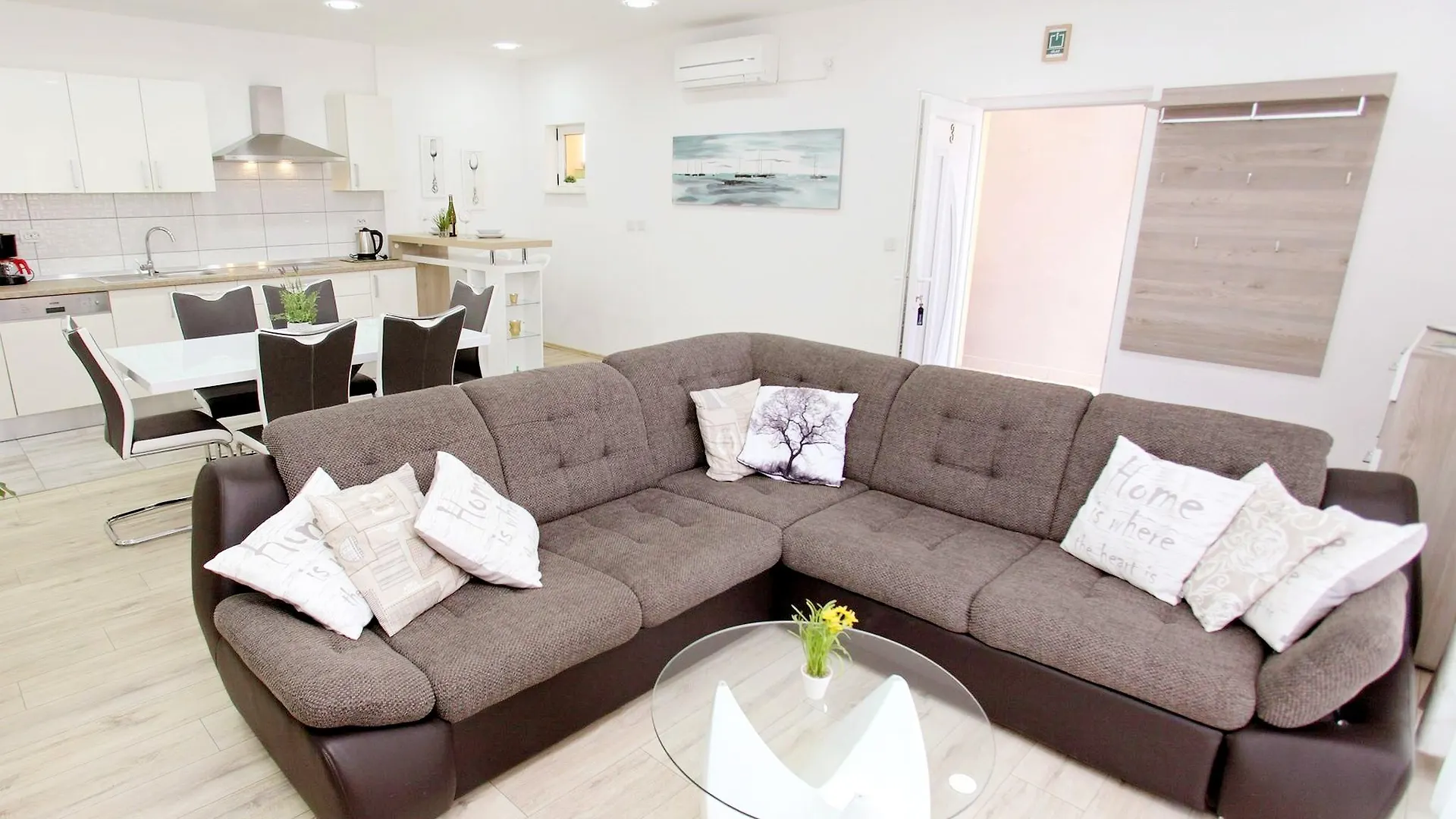 Apartments Jozo تروغير 0*,  كرواتيا